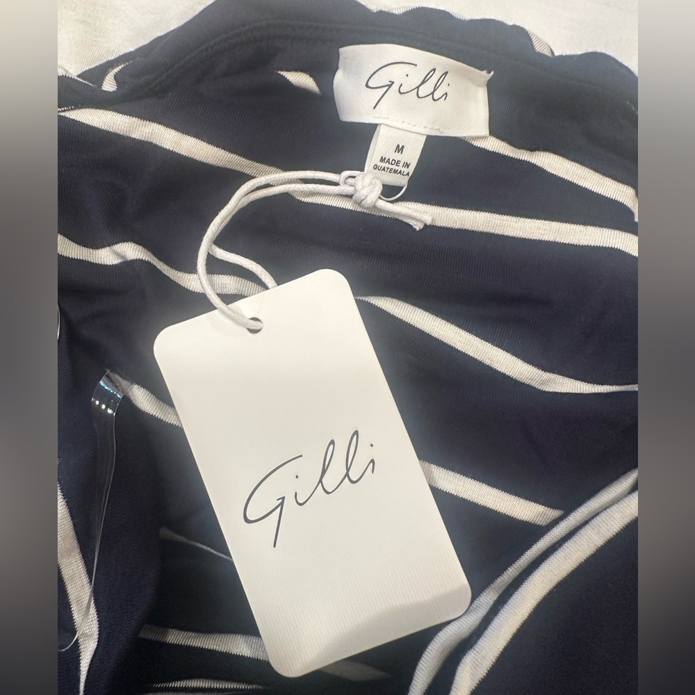 Gilli Romper Size Medium Navy Blue White Striped Pull On Bubble Hem Shorts - Picture 9 of 14